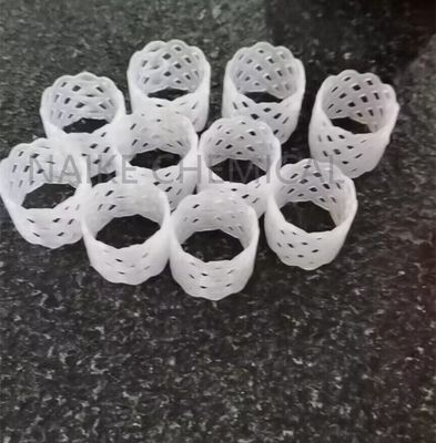 Anello TP in polipropilene bianco da 25 mm per torre di depurazione dell'urea nell'industria dei fertilizzanti